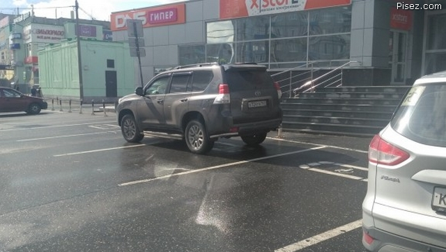 Когда идиот паркует машину