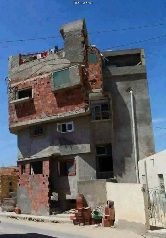 Ужас! Как же смогли построить такие дома?