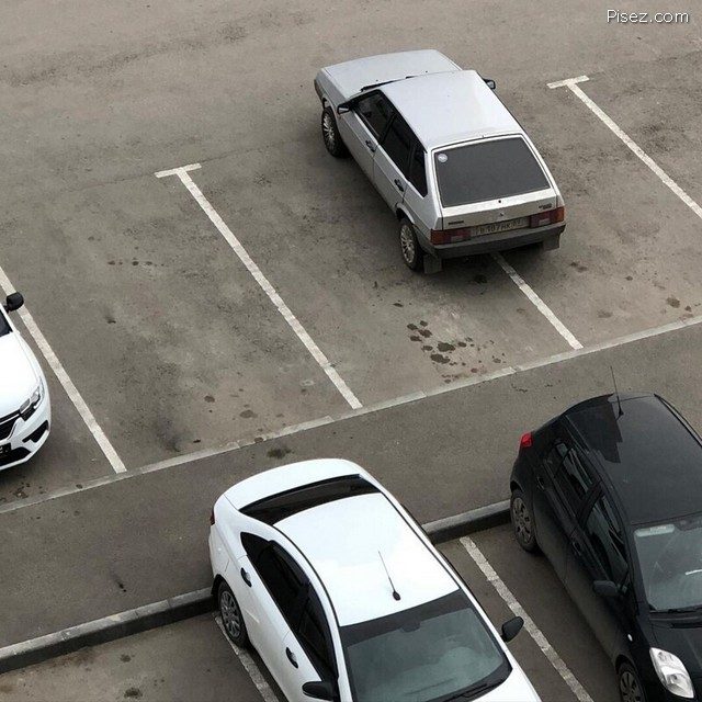 Руки бы оторвать тем, кто так паркуется!