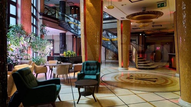 Кто хочет квартиру за 644.000.000 руб?