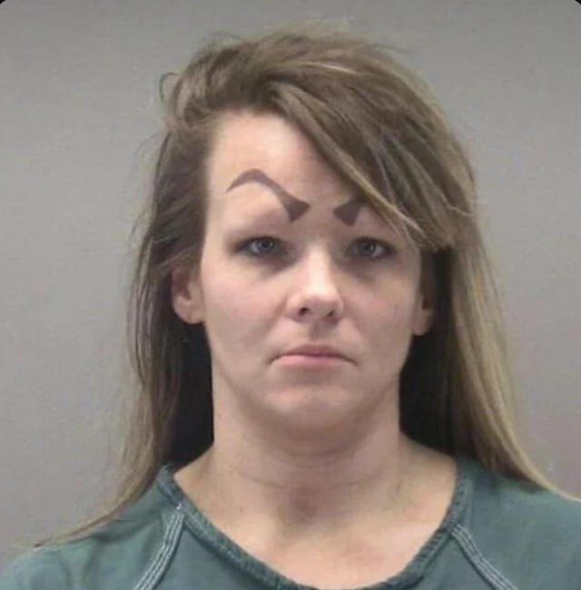 Когда твои брови живут своей собственной жизнью