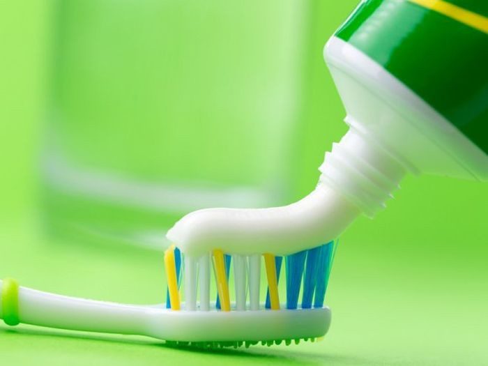 Как можно использовать зубную пасту в быту