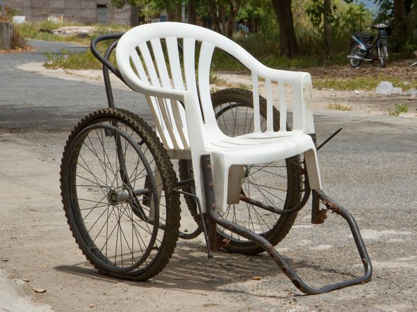 Советы для дачи: новая жизнь старых стульев