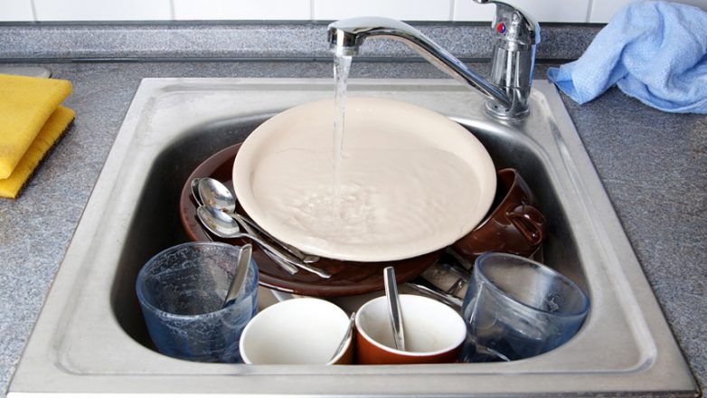 Мытьё посуды полезно для здоровья