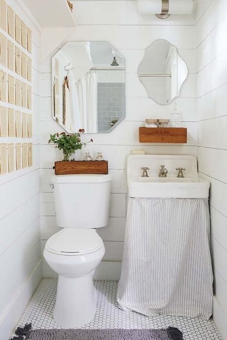 Практичные и стильные идеи по оформлению интерьера маленького туалета