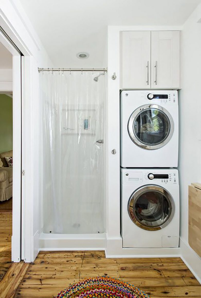 Как вписать стиральную машинку в крохотную ванную?