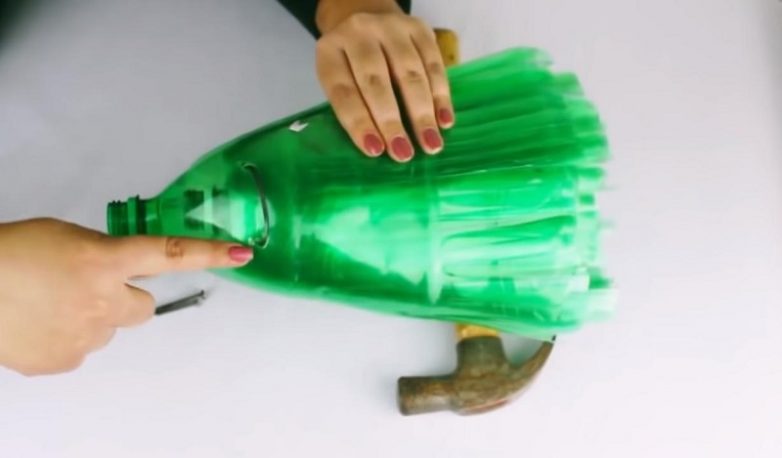 Метла для дачи из пластиковых бутылок