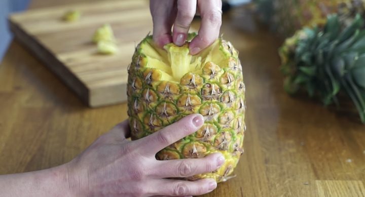 Три способа по чистке ананаса, которые облегчат жизнь каждому