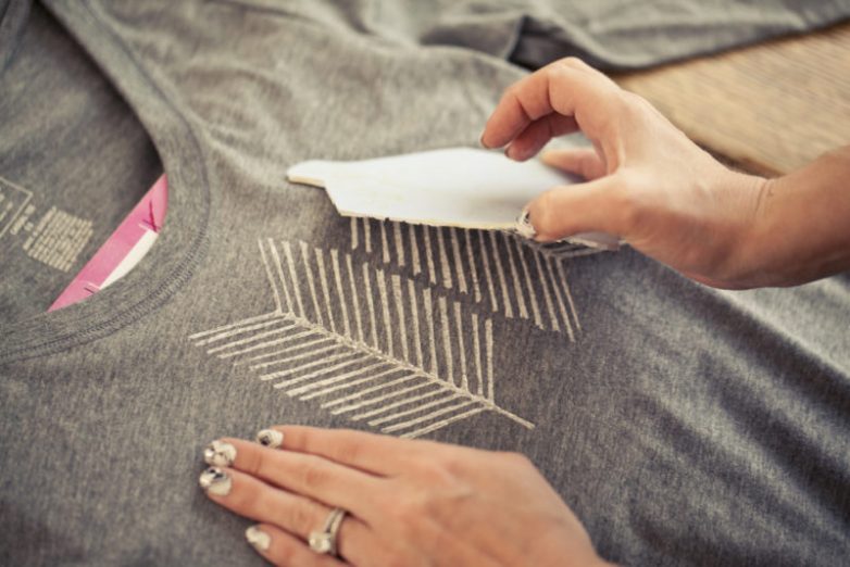 Как обновить блузу или футболку за копейки