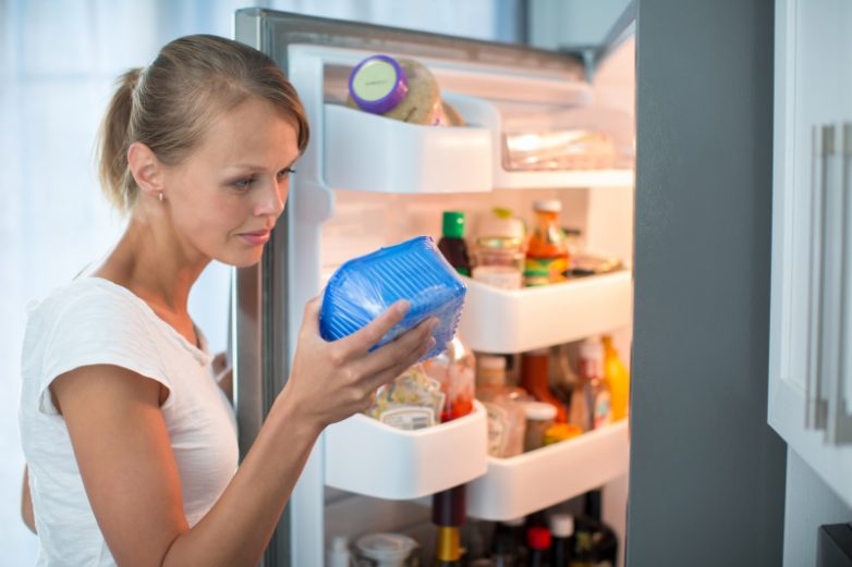 Можно ли ставить горячую еду в холодильник