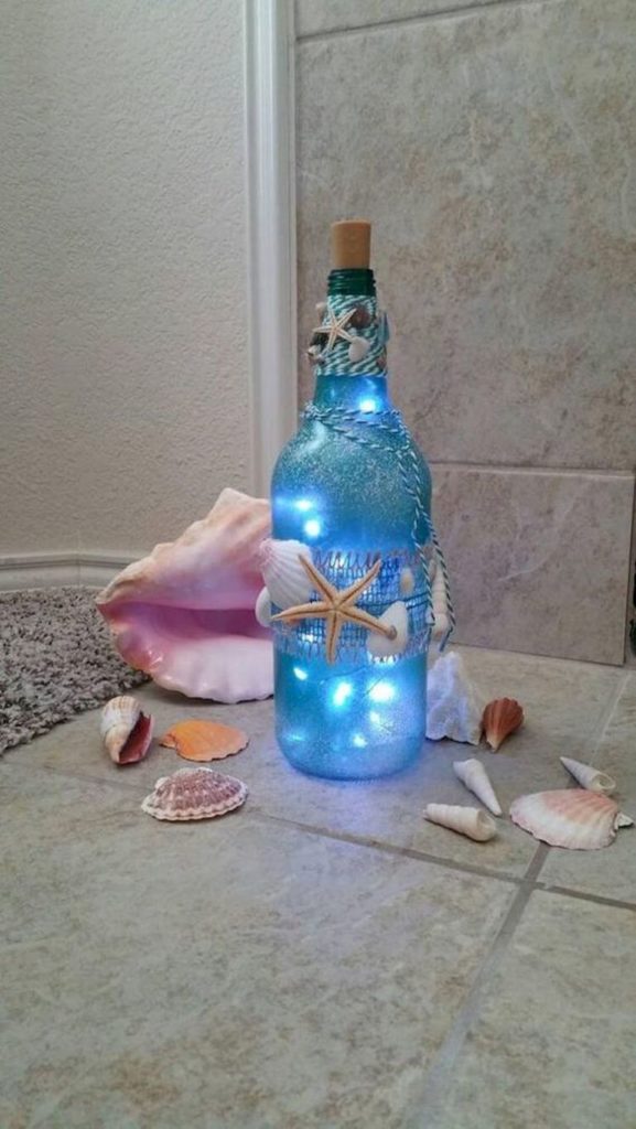 Оригинальное украшение стеклянных бутылок