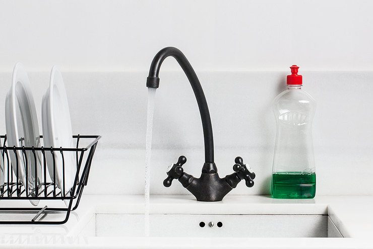 Свойства жидкости для мытья посуды, о которых вы даже не догадывались