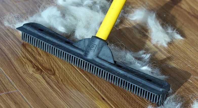 10 полезных советов, как избавиться от шерсти на мягкой мебели