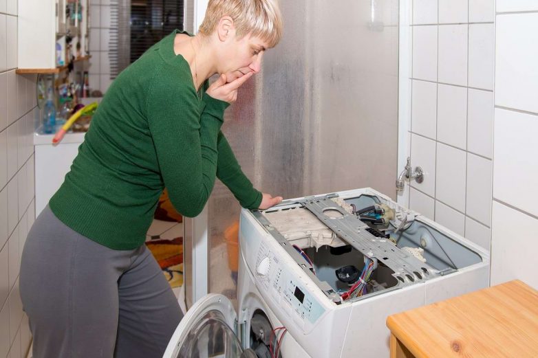 Нужно ли закрывать дверцу стиральной машинки