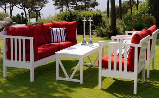 10 вариантов мебели для безмятежного отдыха в саду и дворе