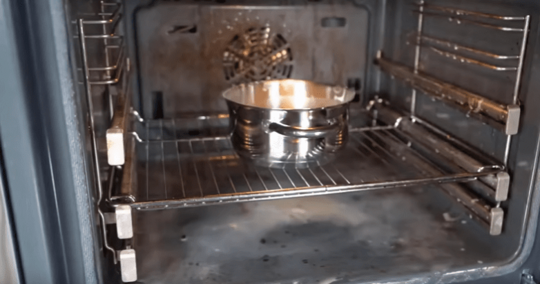 Как почистить духовку быстро, легко и без химии