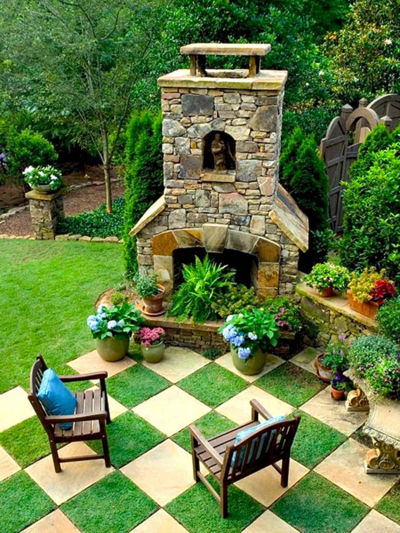 Как просто и красиво оформить двор частного дома