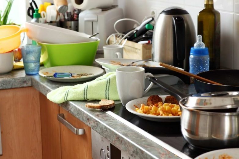 Признаки, которые намекают на то, что кухне не помешала бы генеральная уборка