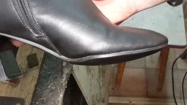 Как незаметно почините обувь