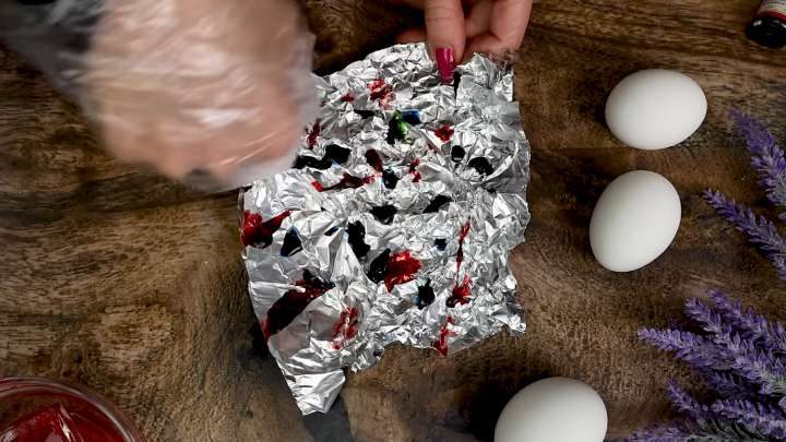 Красивое окрашивание  яиц к Пасхе