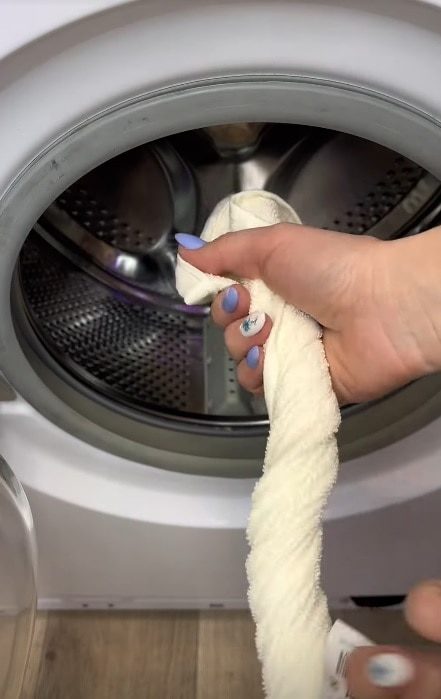 Зачем класть полотенце в стиральную машину