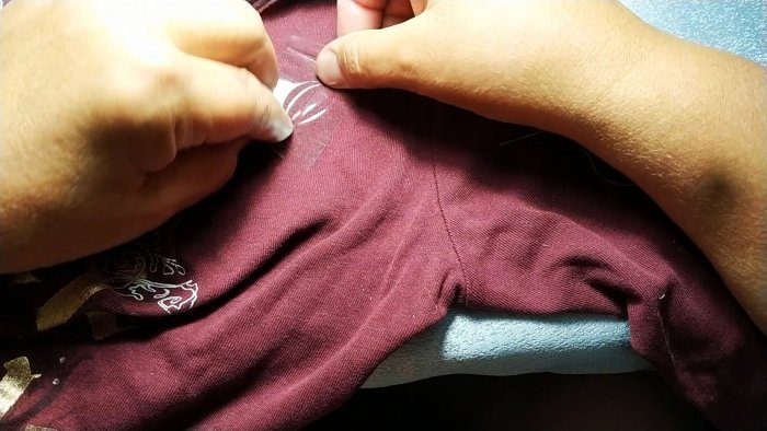 Как аккуратно зашить дырку в одежде