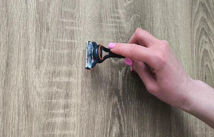 Нестандартное использование бритвы в быту