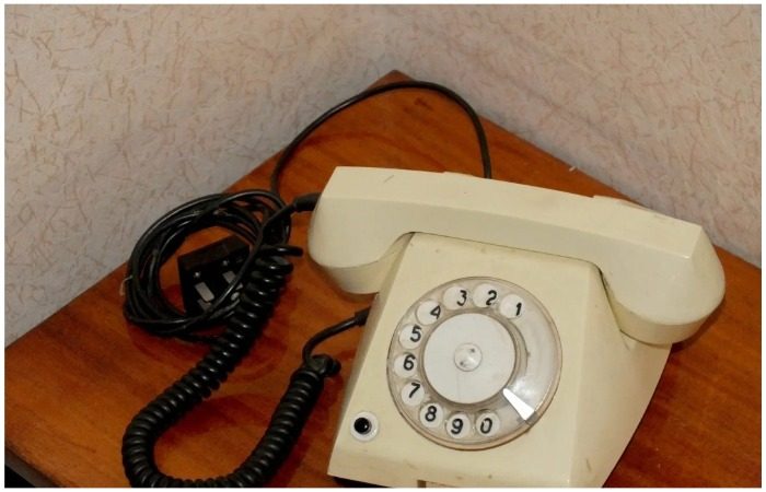 Почему не стоит отказываться от стационарного телефона