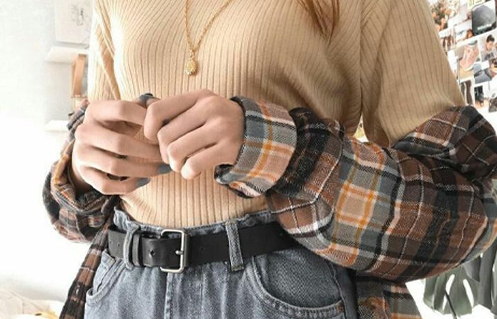 Для чего к одежде пришивают лоскуток ткани с изнанки