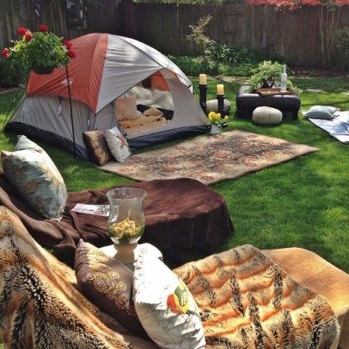 Можно поставить палатку во дворе