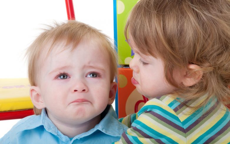 Слеза ребенка: как реагировать на детский плач