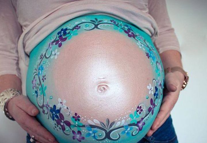 17 шедевральных творений на животах беременных