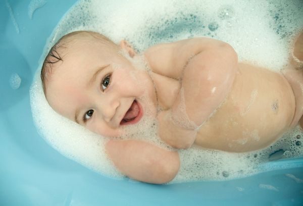 Мифы и правда о купании малышей