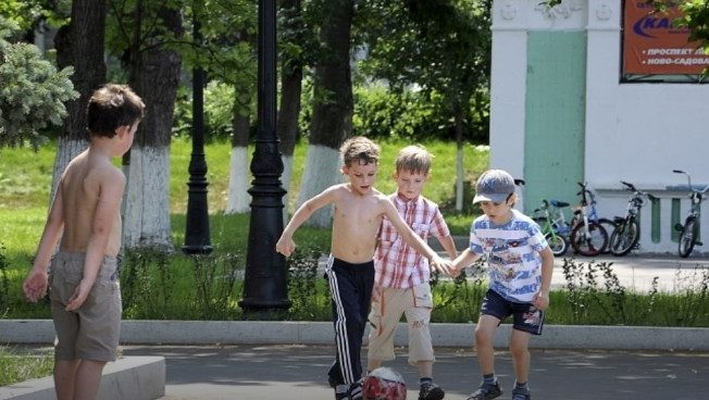 7-летний ребенок раздал друзьям 229.000 рублей