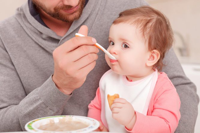 Правила и рекомендации прикорма ребенка гречневой кашей