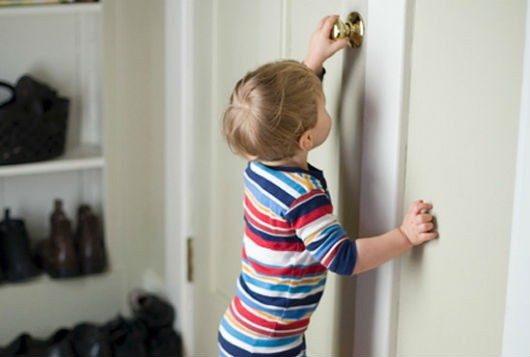 Что делать, когда ребенок случайно закрылся в квартире?