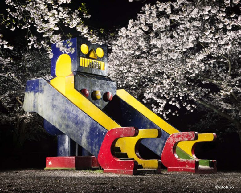 Странные и очень забавные детские площадки из Японии