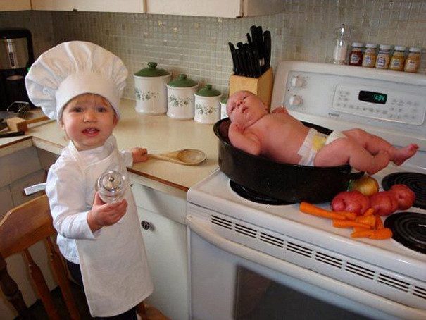 Детишки пробуют себя в роли шеф-повара