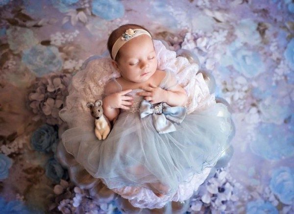 Новорожденные в образах принцесс