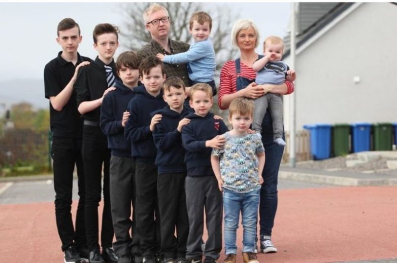 У мамы из Шотландии уже десять сыновей и ни одной дочки!