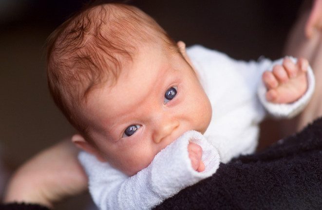 Разлука с мамой негативно влияет на мозг младенцев!