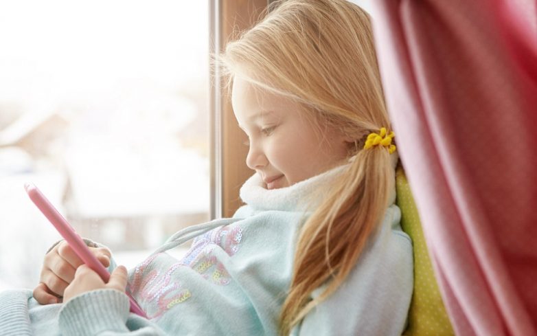 «Зависание» в смартфонах и планшетах меняет мозг детей