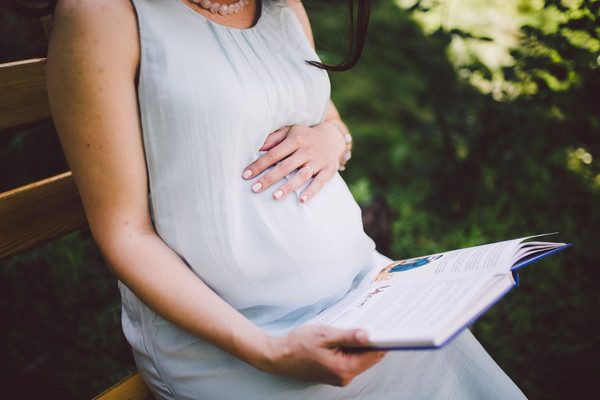 5 самых полезных книг для беременных