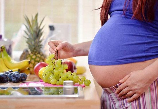 6 запретных продуктов, которые на самом деле можно есть беременным