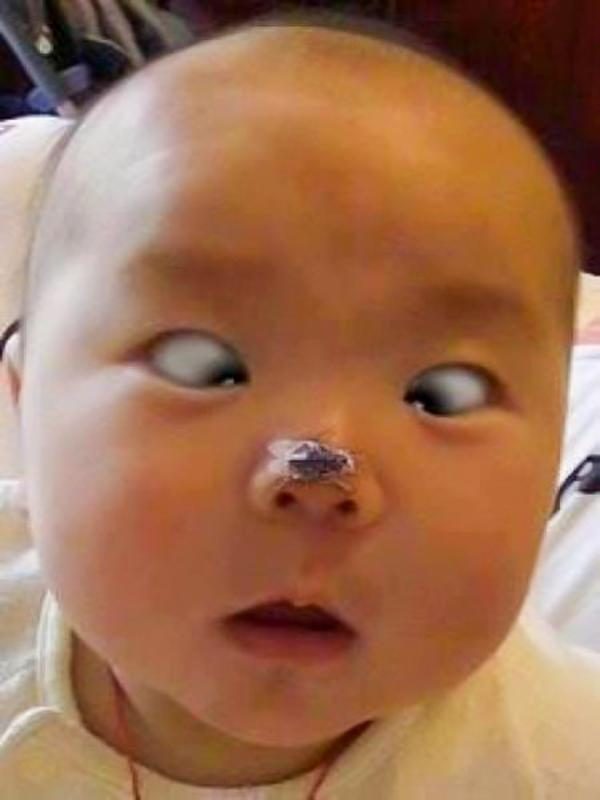 15 смешных малышей, забавно ковыряющихся в носу