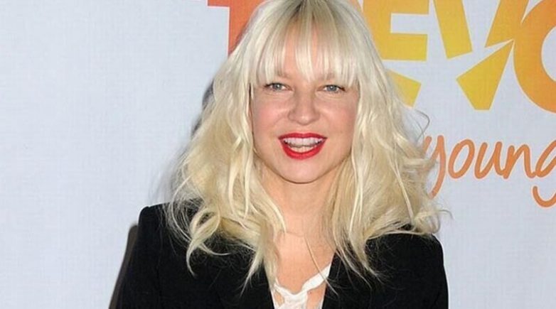 Певица Sia тайно усыновила 2-х детей