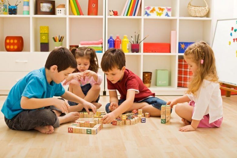 6 типов игрушек, которые не стоит давать ребенку с собой в детский сад