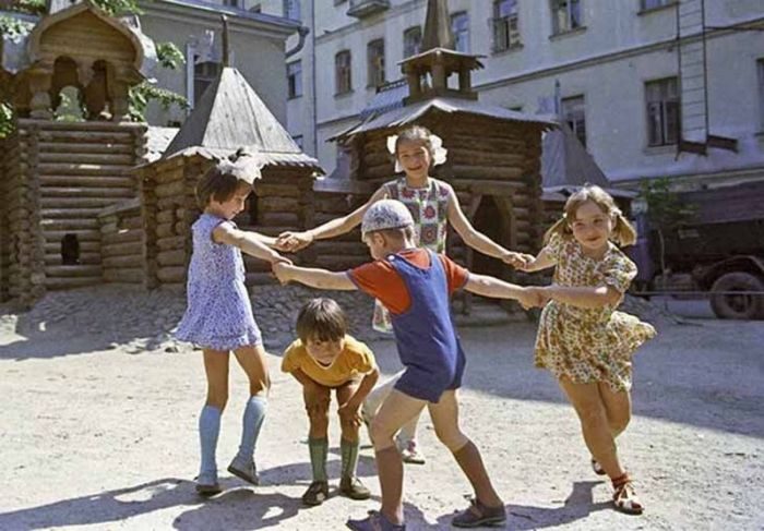 Дворовые игры советских ребятишек, которых так не хватает современным детям