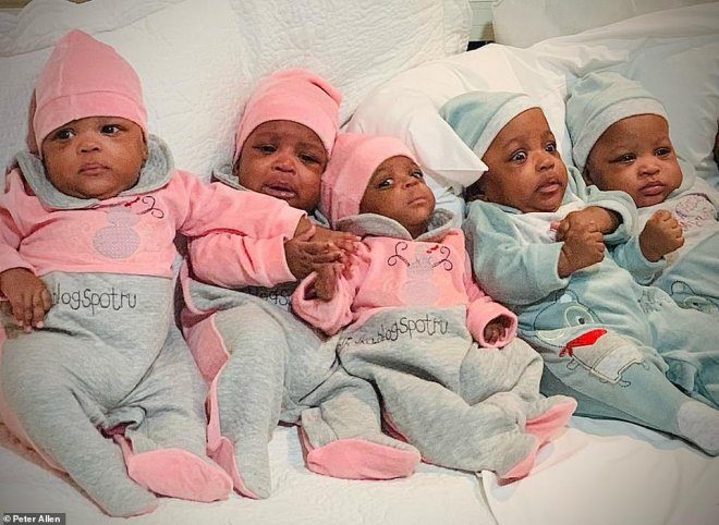Мировой рекорд: жительница Марокко родила девять младенцев