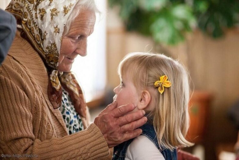 Почему эмоциональная связь бабушек с внуками глубже, чем с детьми?